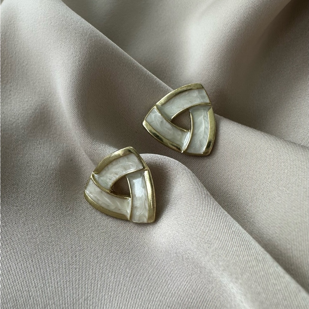 【Hana】Stylish Triangle Water Ripples Earrings